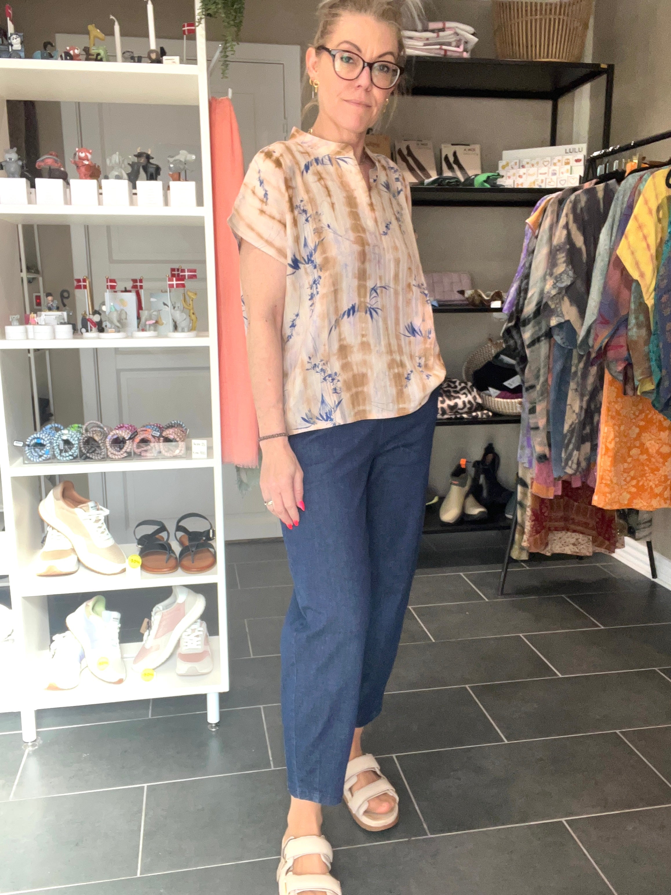 Unik silkebluse i genanvendt silke