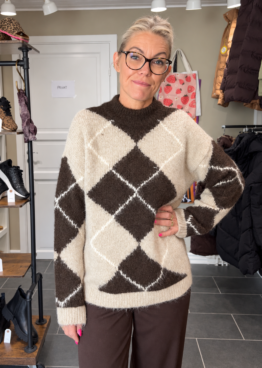 VILA VITORIA HIGH NECK L/S CHECK 14119553 – Coffee Bean/Birch