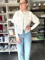 VIMERINDA 2/4 Shirt – Kortærmet Skjorte med Hæklet Look – Birch – VILA