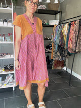 Boheme kjole i rosa og orange nuancer