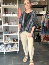 Boheme silkebluse med tie-dye effekt fra Cofur Denmark