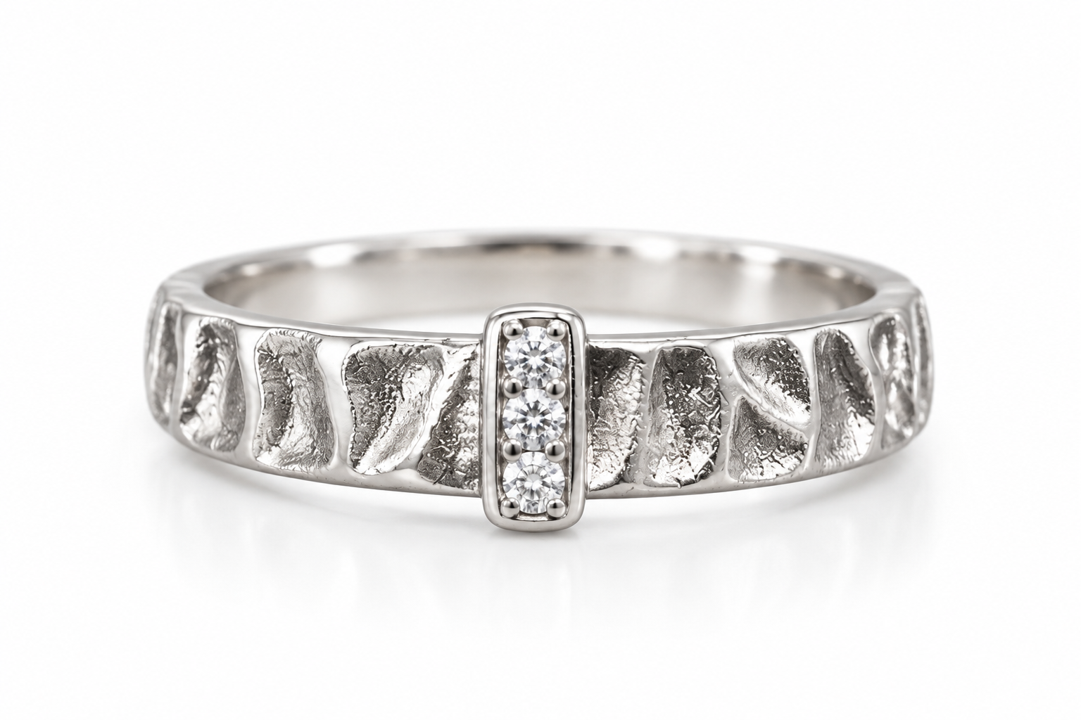 Ring med Sten fra Zefina Denmark med struktureret design