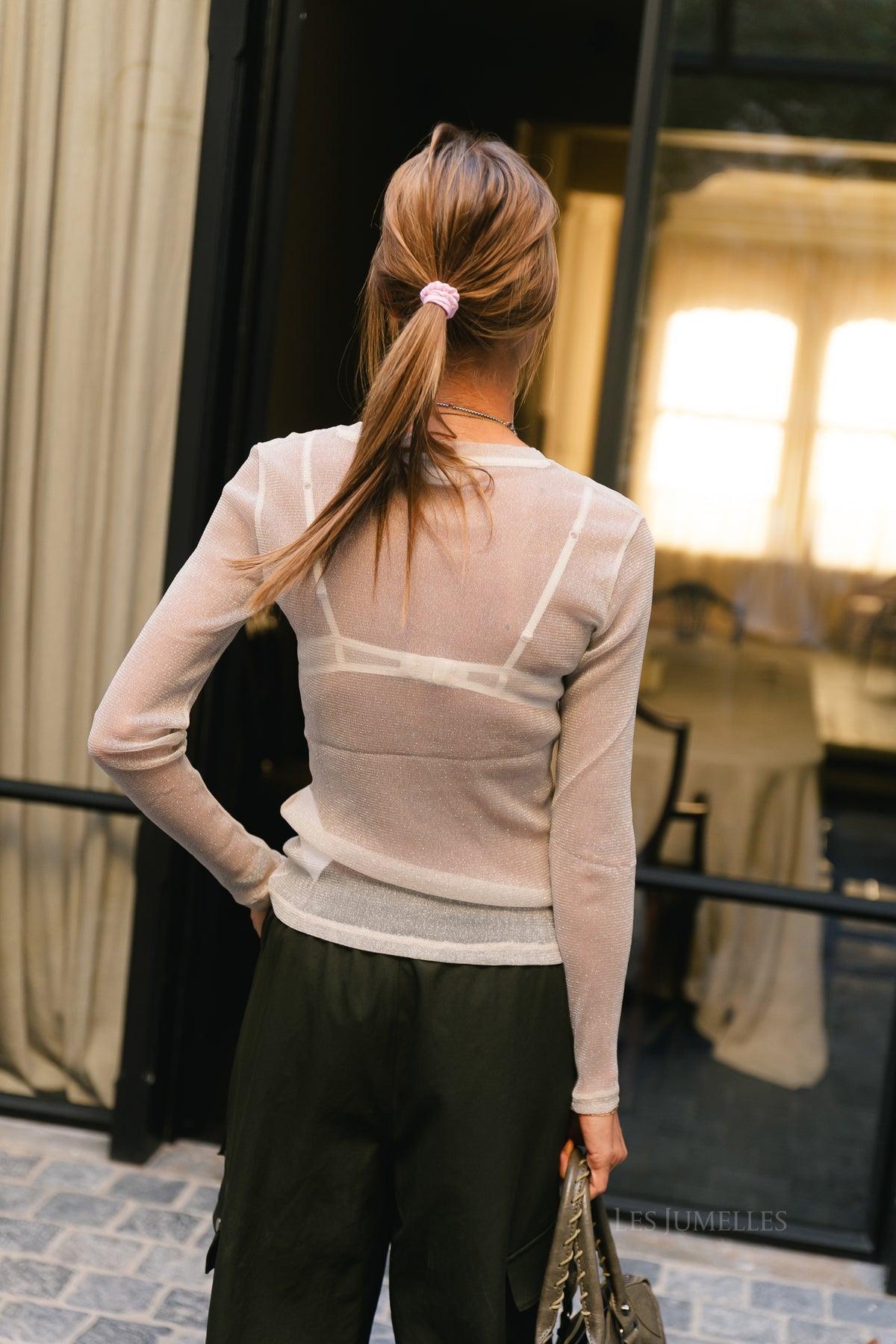 VILA offwhite meshbluse med rund hals og glimmer