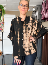 Cofur unika Diva Blouse sort/beige i pre-loved indisk sarisilke