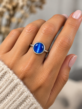 Zefina Denmark Cat Eye Fingerring med blå sten i rhodineret sølv
