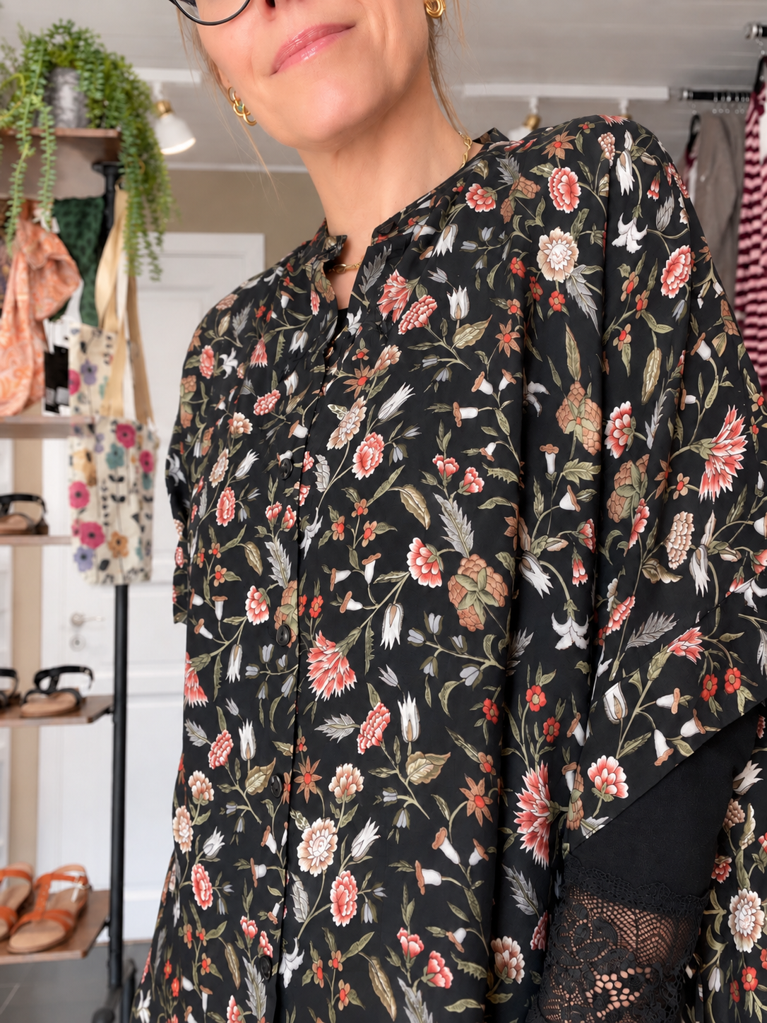 Cofur Denmark blomstret Diva Blouse i unik genanvendt sari-silke