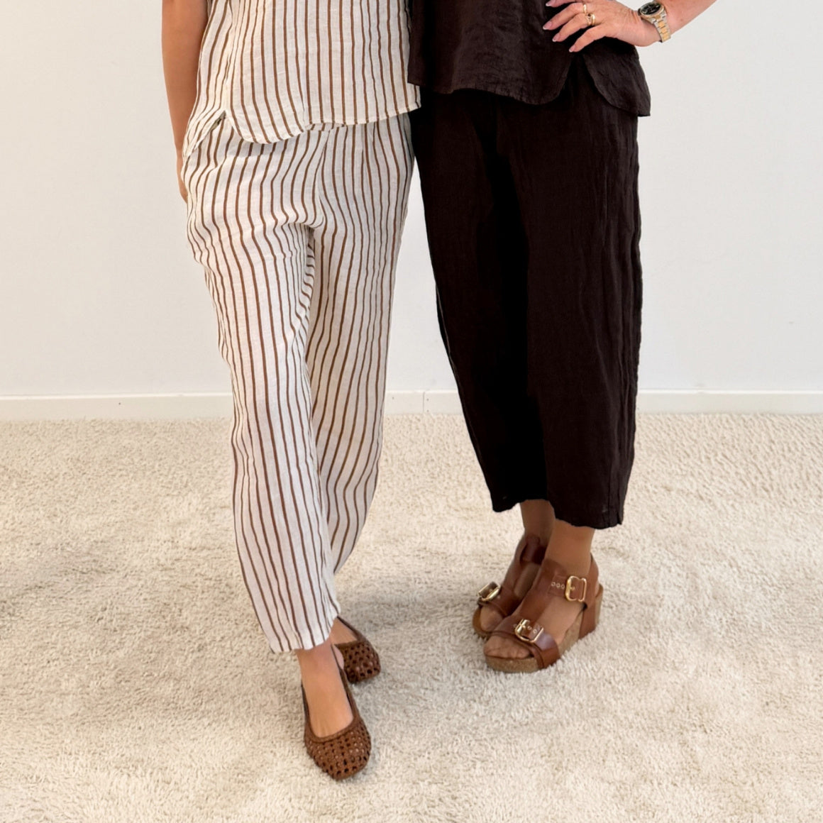 Melina Barrel Linen Pant – 41113 – Camel Stripe – Black Colour