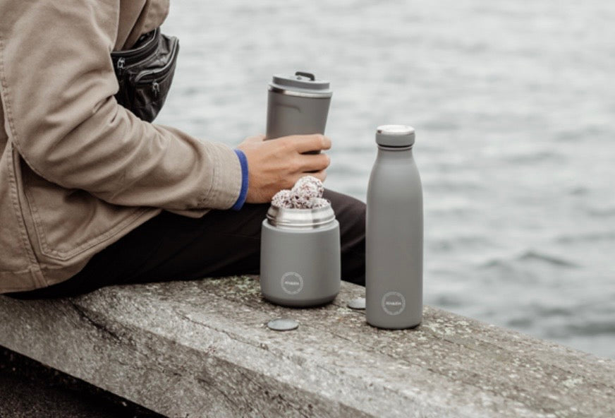Dark Grey termokop 380 ml fra AYA&IDA