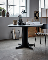 House Doctor HDShaker rundt spisebord i sort mangotræ, Ø120 cm, shaker-stel