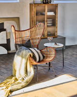 House Doctor HDFlow loungestol i natur rattan med sort jernstel