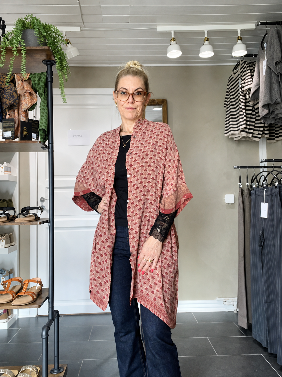Diva silk tunika fra Cofur i røde nuancer og genanvendt silke