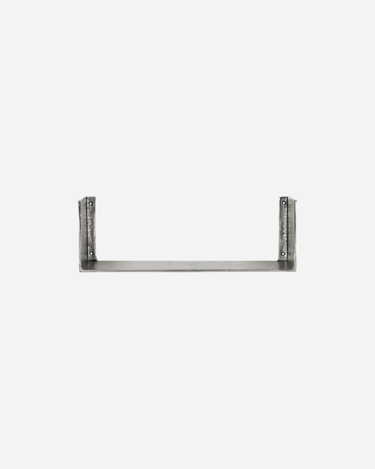 House Doctor HDBoxie hylde i aluminium med sølv finish og lukkede, strukturerede sider, 50×16×18 cm