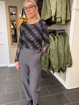 Kamma Mesh Blouse 42000 ternet bluse fra Black Colour