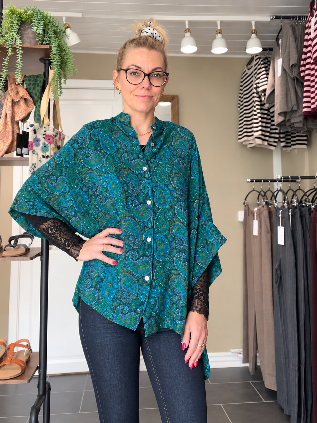 Cofur Diva Blouse blågrøn paisley one-of-a-kind silkebluse til dame
