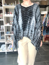 Elegant poncho blouse i grå vintage sari silke