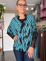 Cofur Diva Blouse blåmønstret tie-dye unika silkebluse i genanvendt sari-silke