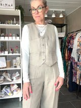 Short Vest Buttons – Hør Vest med Knapper – Timeless Beige – Street One