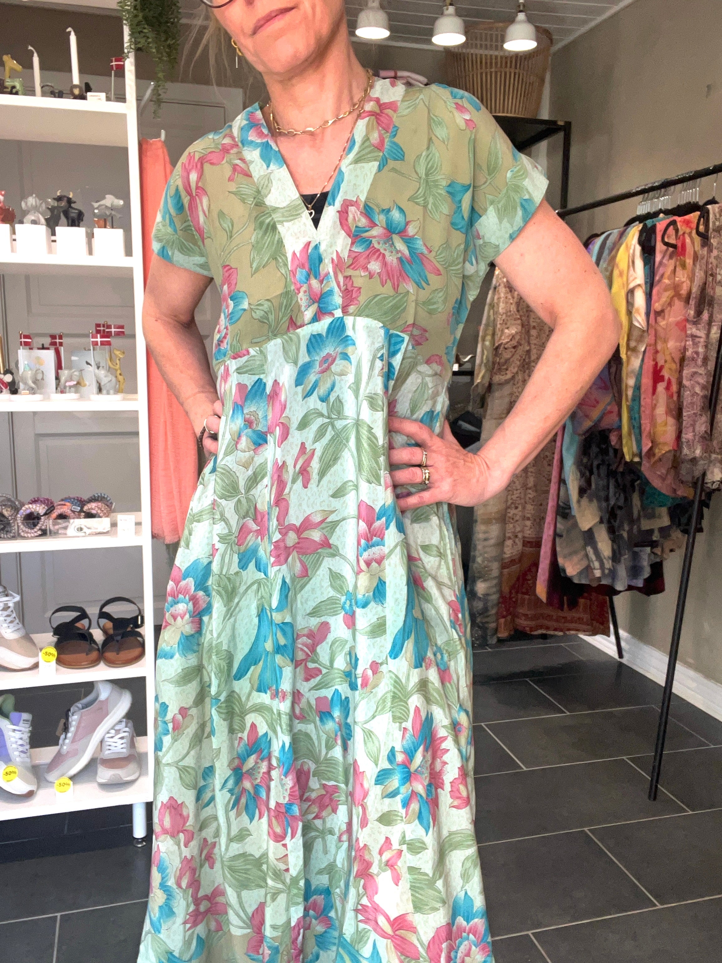 Feminin maxikjole i vintage silke