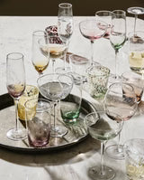 Dekorativt vinglas klar glas brun med mønster