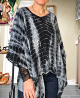 Cofur Lombok Poncho Blouse grå tie-dye one-of-a-kind silkebluse til dame
