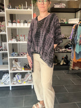 Løs og komfortabel Lombok poncho blouse i silke
