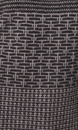 Mansted Thea Scarf med grafisk mønster i Dark Charcoal