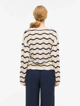 VILA VIWAVE striktop med pointelle-mønster og bådhals i Birch/Navy Blazer