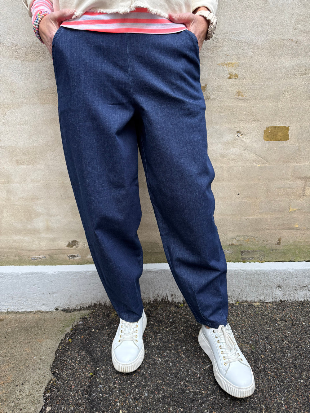 Denice Denim Barrel Pant 41061 fra Black Colour i denim – moderne barrel jeans med afslappet pasform