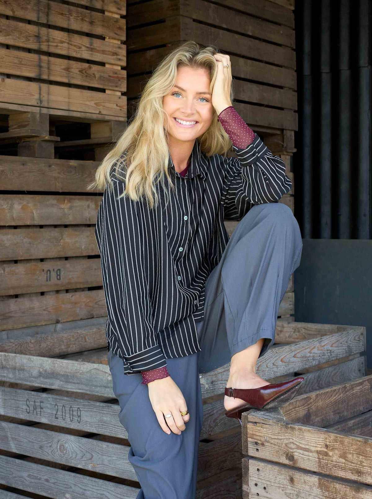 Beverly 41010 cropped barrel bukser i grå