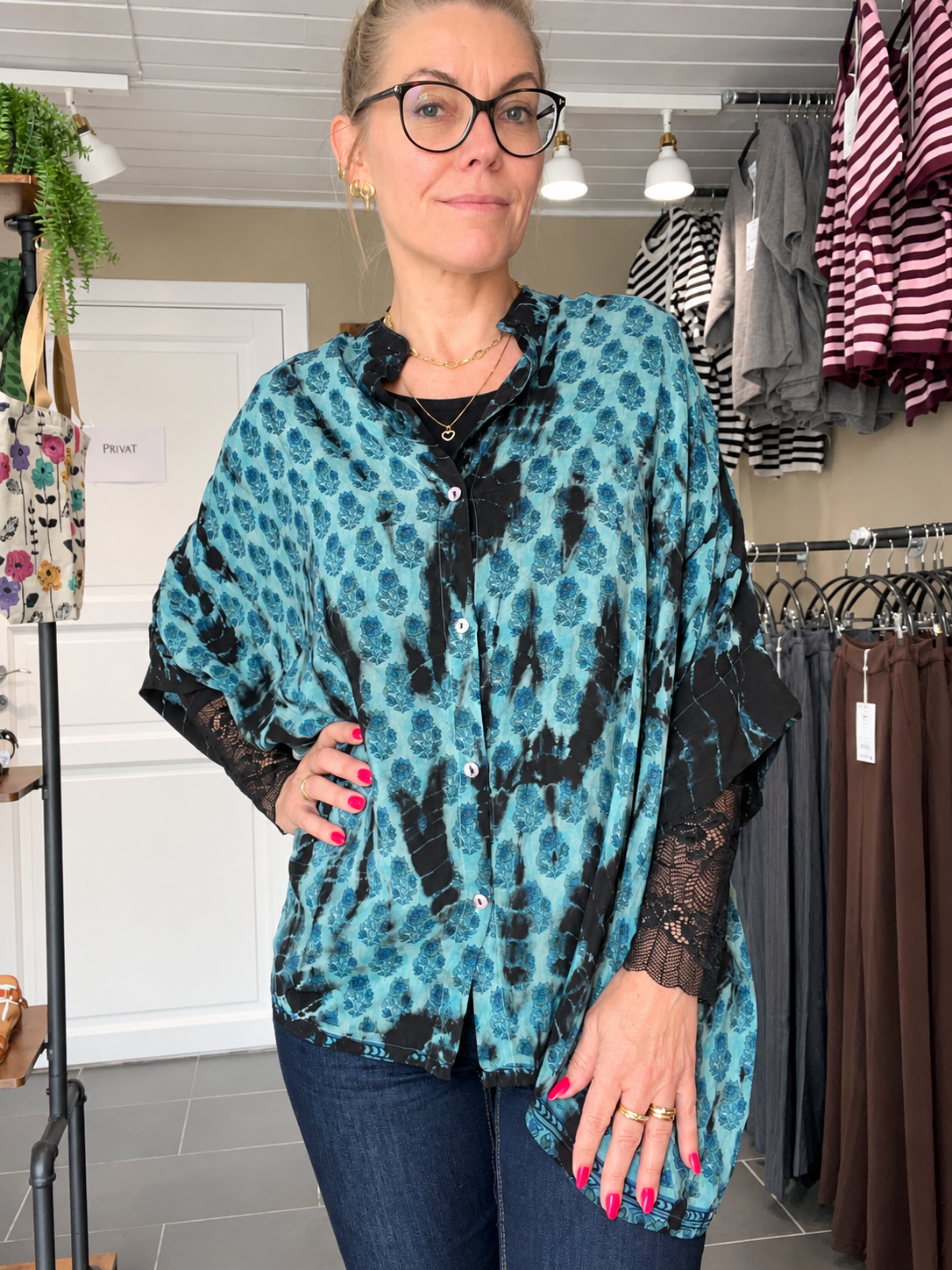 Cofur Diva Blouse blåmønstret tie-dye unika silkebluse i genanvendt sari-silke
