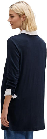 Detalje af let transparent strik og ribmanchet – Long Jacket w/Slits