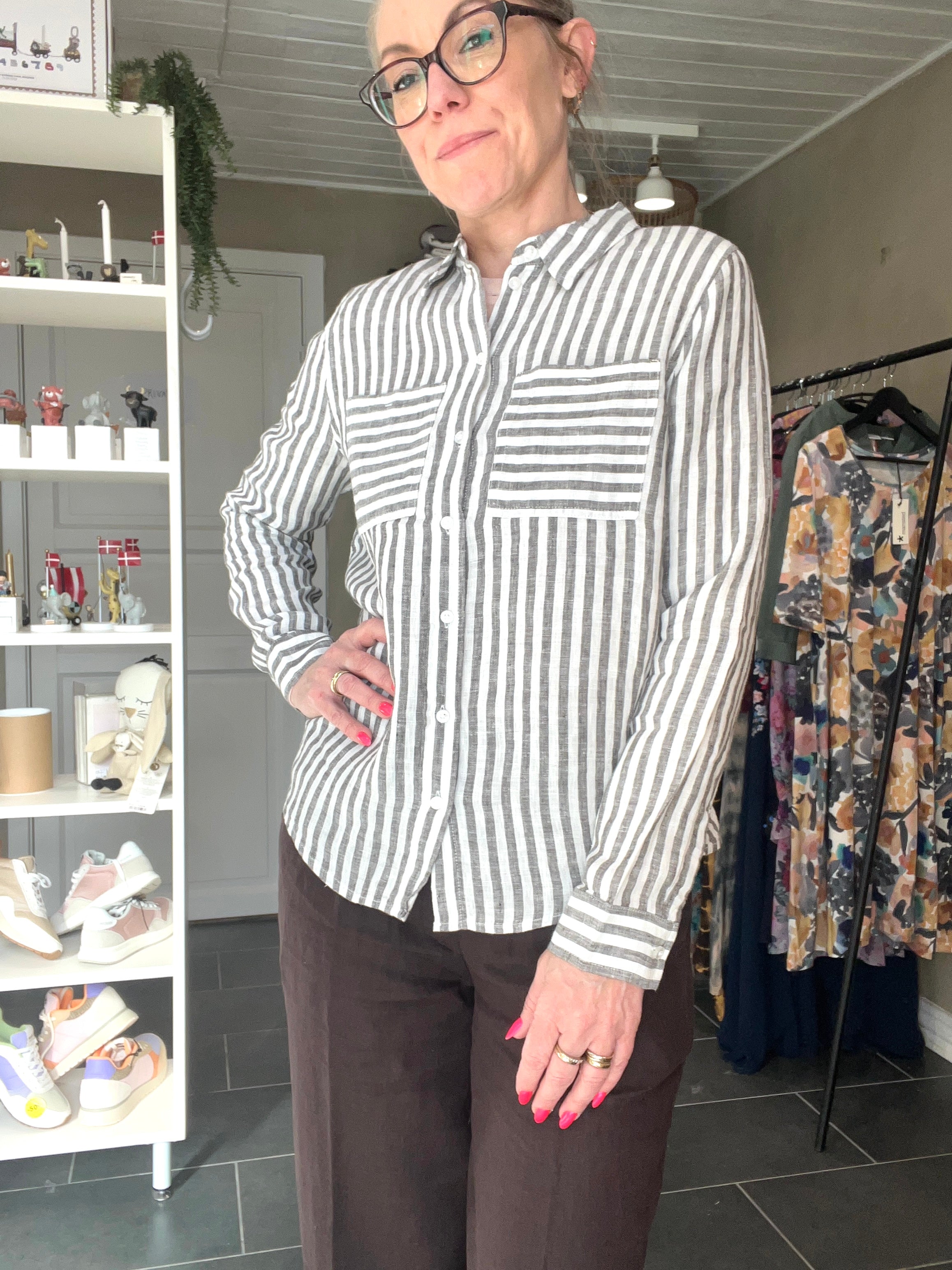 Striped Shirtcollar Linen – Hørskjorte med Striber – Espresso Brown – Street One