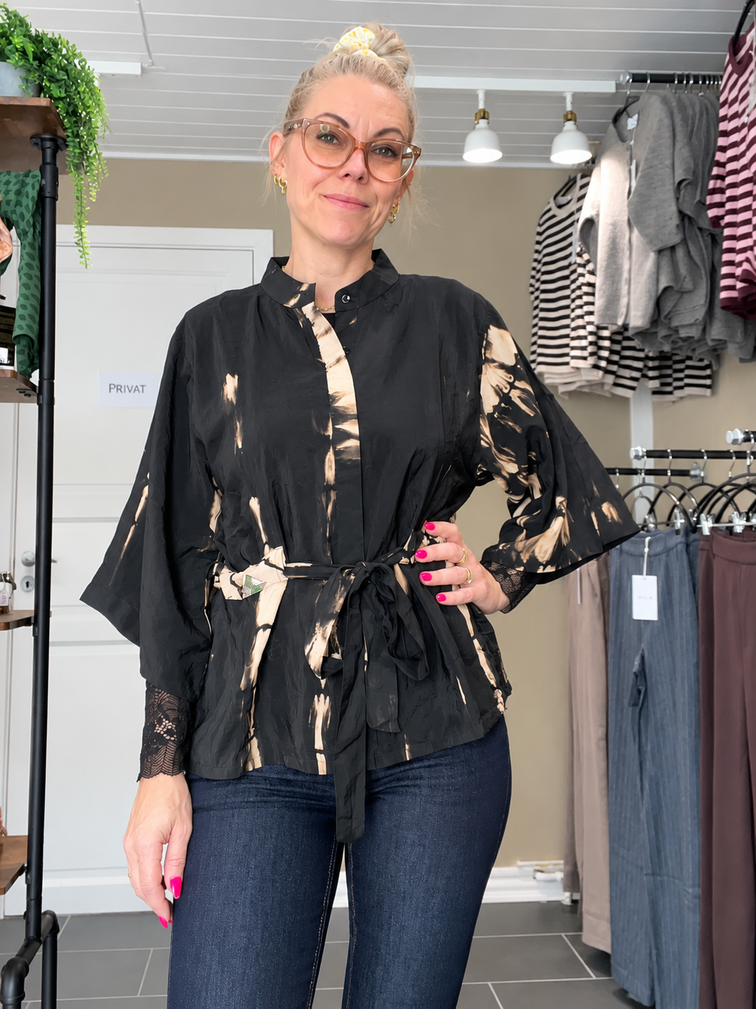 Cofur New Yorker Kimono S17 sort/beige i vintage sari-silke str. XS