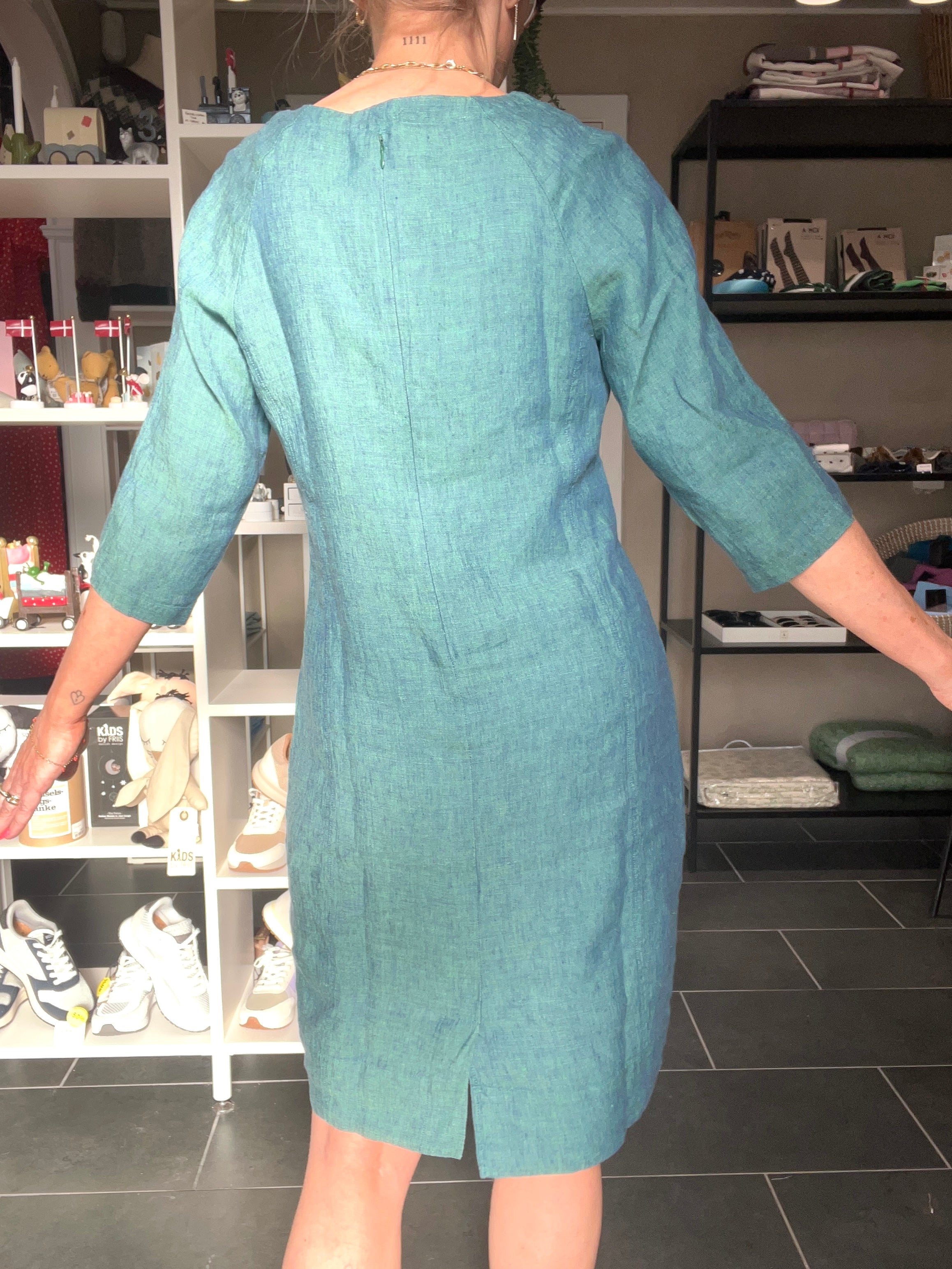 Safa Dress – Figursyet Hørkjole – Emerald Green – GR Nature