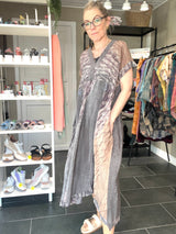 Upcyclet sari silkekjole med boheme look