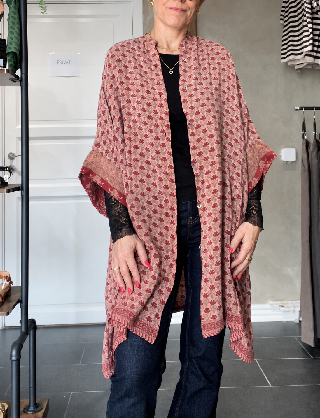 Cofur Diva silketunika onesize i rødmønstret design
