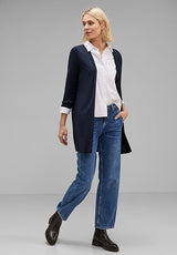 Detalje af let transparent strik og ribmanchet – Long Jacket w/Slits