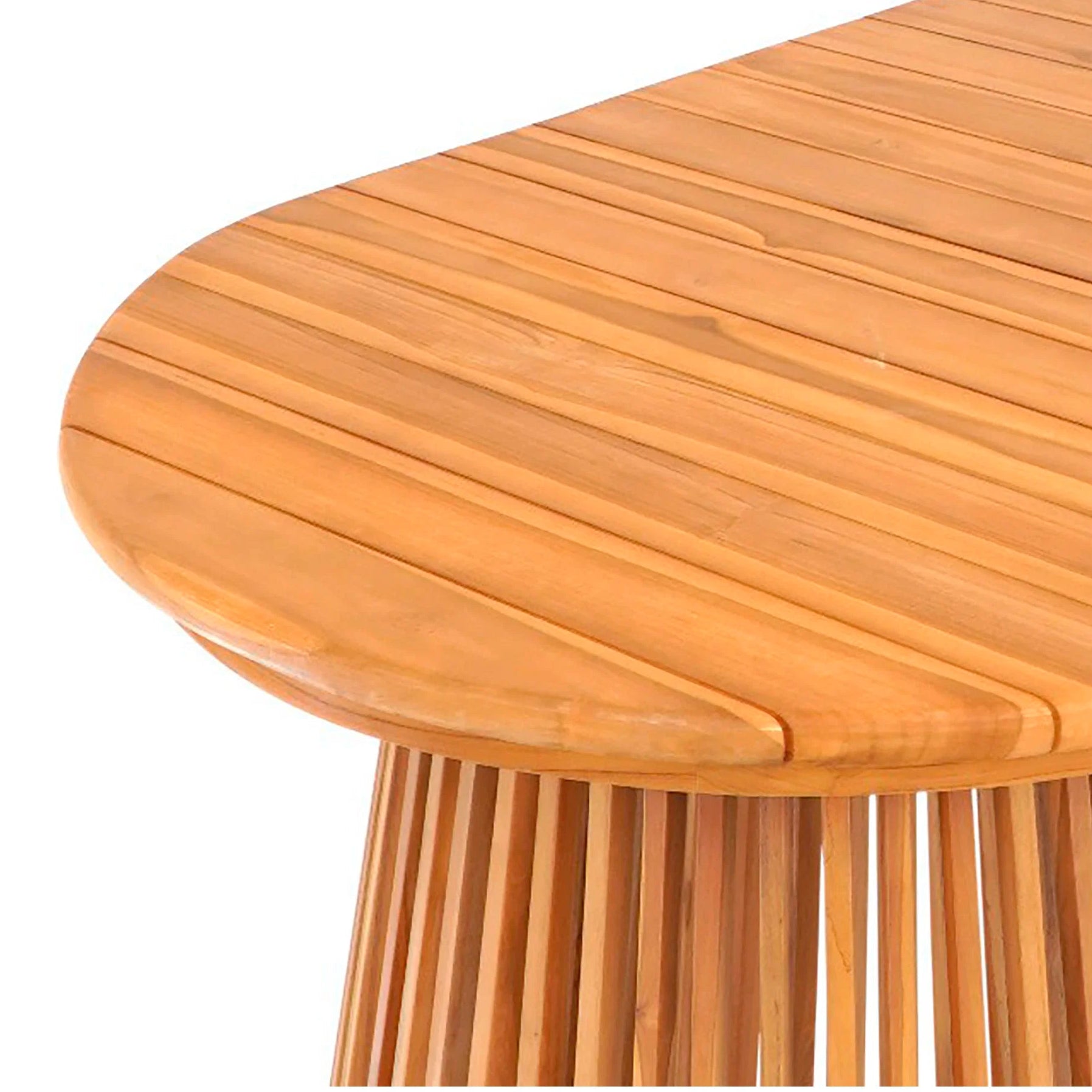 Nordisk spisebord i massivt træ elegant design