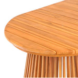 Nordisk spisebord i massivt træ elegant design