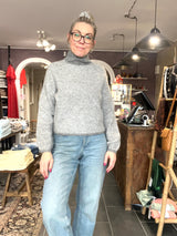 Komfortabel sweater i uldblanding fra VILA
