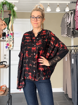 Cofur Diva Blouse sort/rød unika silkebluse i genanvendt sari-silke