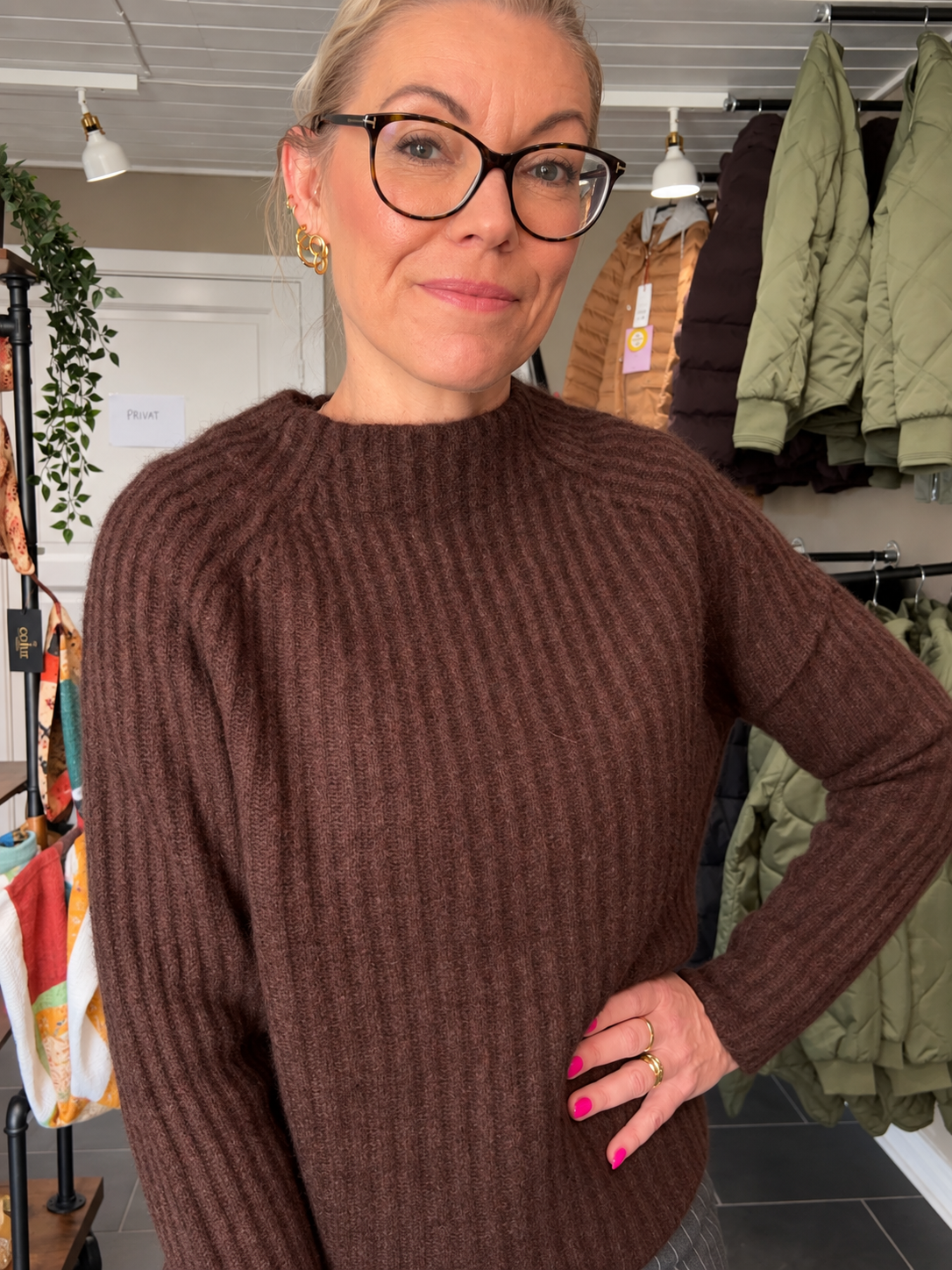 Mansted strik - Yak Zadie - Dark brown