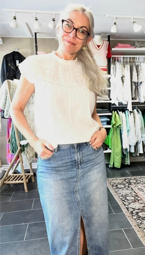 Feminin hvid sommerbluse fra VILA