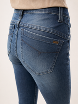 Damejeans med mellemhøj talje og løftende lommer – Jonny Q X-Fit