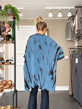 Diva Tunika Onesize – blå tie-dye – 100% Genanvendt Silke – Cofur Denmark