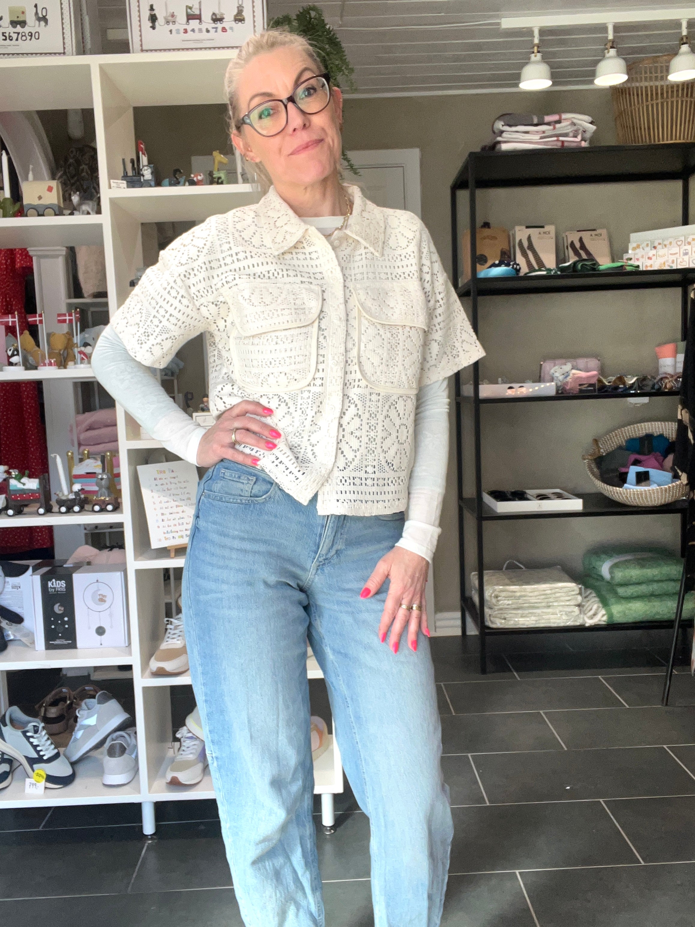 VIMERINDA 2/4 Shirt – Kortærmet Skjorte med Hæklet Look – Birch – VILA