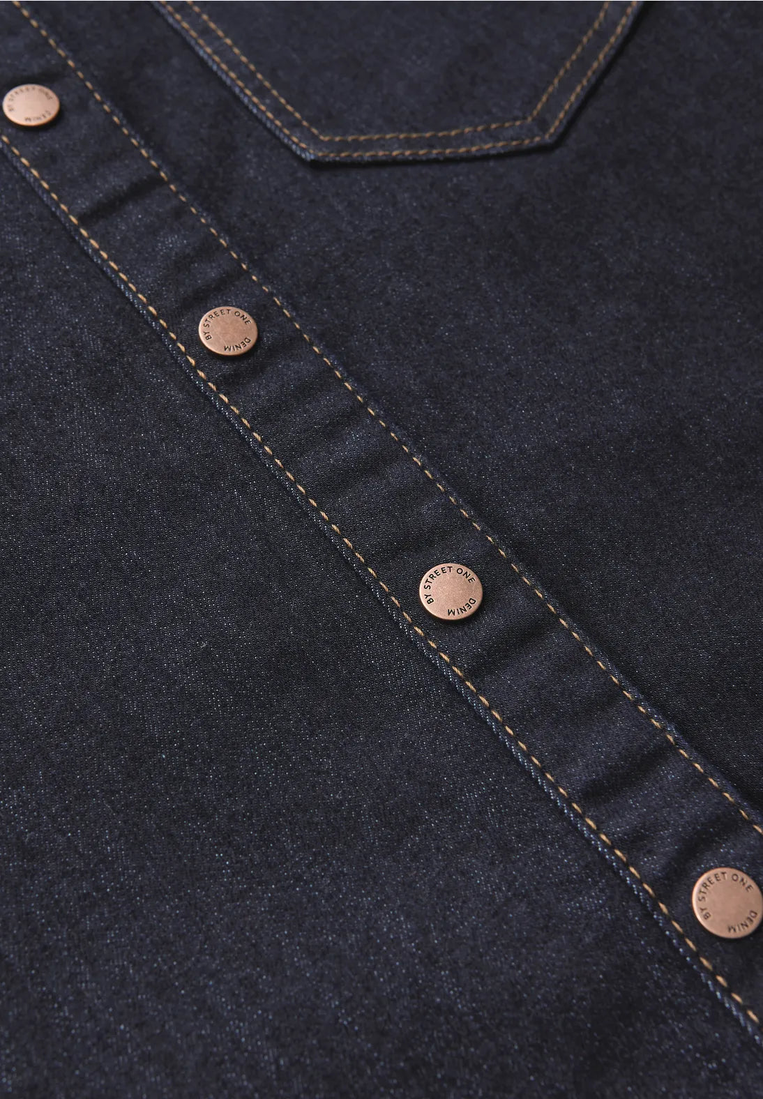 Street One Style Dress 144681 i Rinse Blue Washed med skjortekrave, knapliste og sidelommer