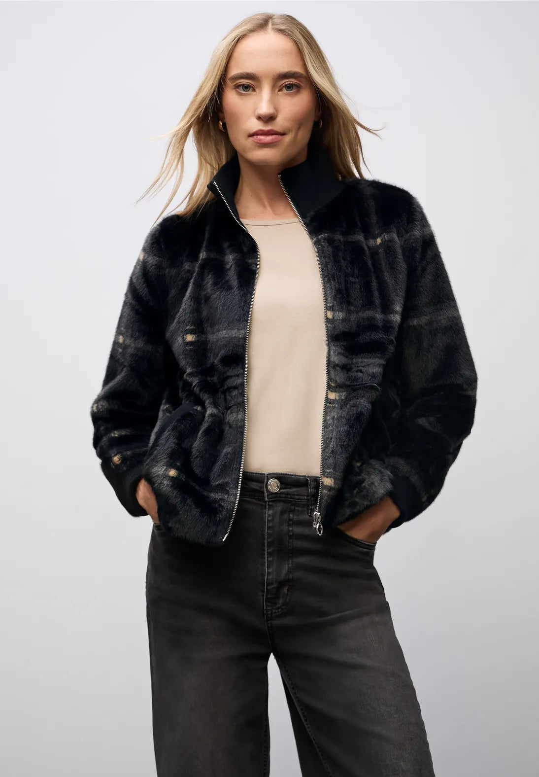 Street One ternet fake fur jakke 212821 med ståkrave og lynlås
