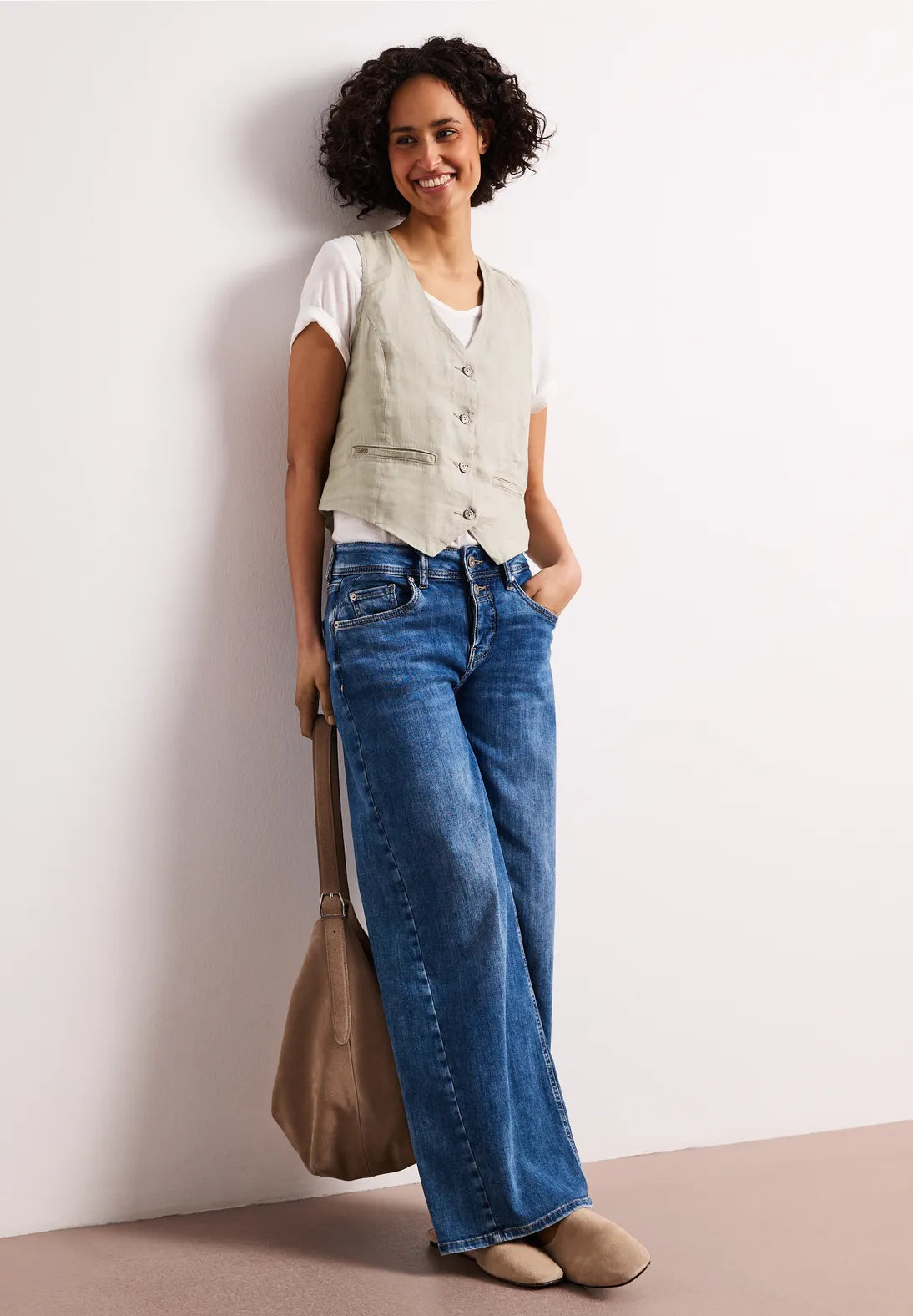 Let hør vest til dame i beige nuance