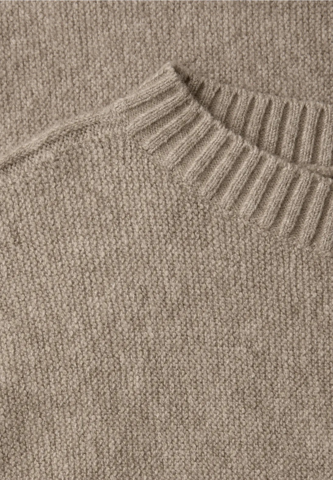 Cosy Dolman sweater fra Street One i farven Mocha Glow – blød strik med U-bådsudskæring